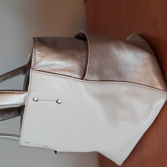 GORGEOUS gold and cream bag 💥💥💥! - Picture 2 of 6